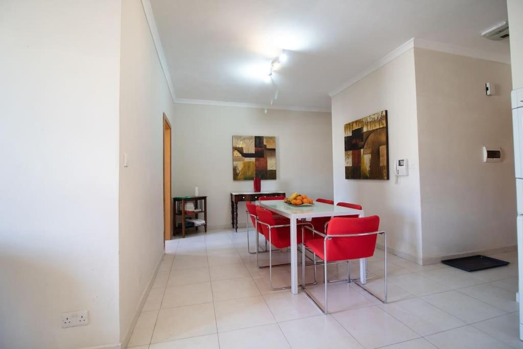 Modern Apt In The Heart Of Maltese Nightlife Saint Julian's Екстер'єр фото