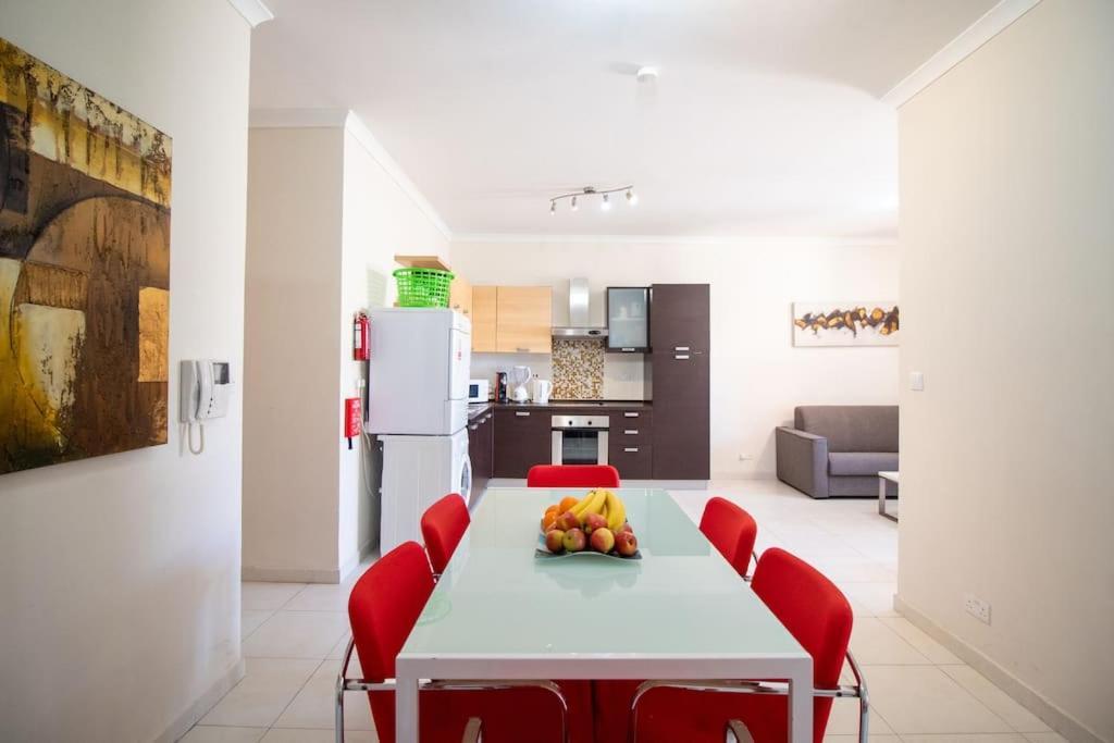 Modern Apt In The Heart Of Maltese Nightlife Saint Julian's Екстер'єр фото