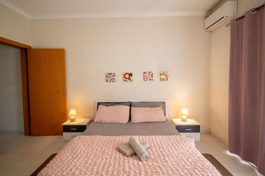 Modern Apt In The Heart Of Maltese Nightlife Saint Julian's Екстер'єр фото