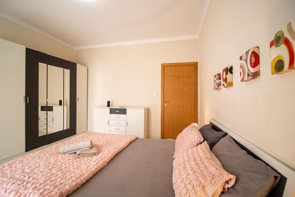 Modern Apt In The Heart Of Maltese Nightlife Saint Julian's Екстер'єр фото